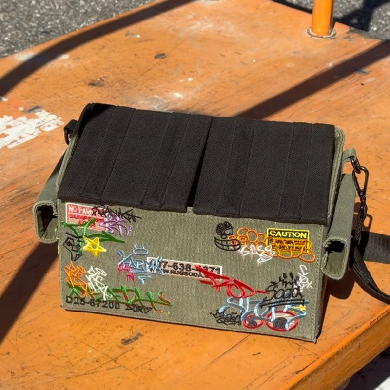 đšUrban Rebel Graffiti AxelvĂ€ska