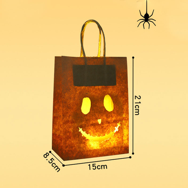 đăNattlysande buspĂ„seăââ En pĂ„se som lyser upp Halloween, đgodis och stjĂ€rnljus i samma pĂ„se âš